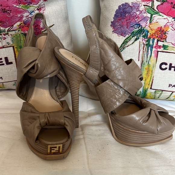 Fendi Shoes Size 39.5 US 9.5 Heel Size: 5.5 in. - Picture 2 of 6